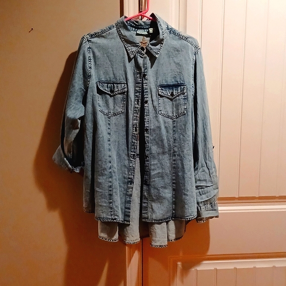 Nostalgia long sleeved embroidered denim shirt. Size L. - Picture 2 of 7